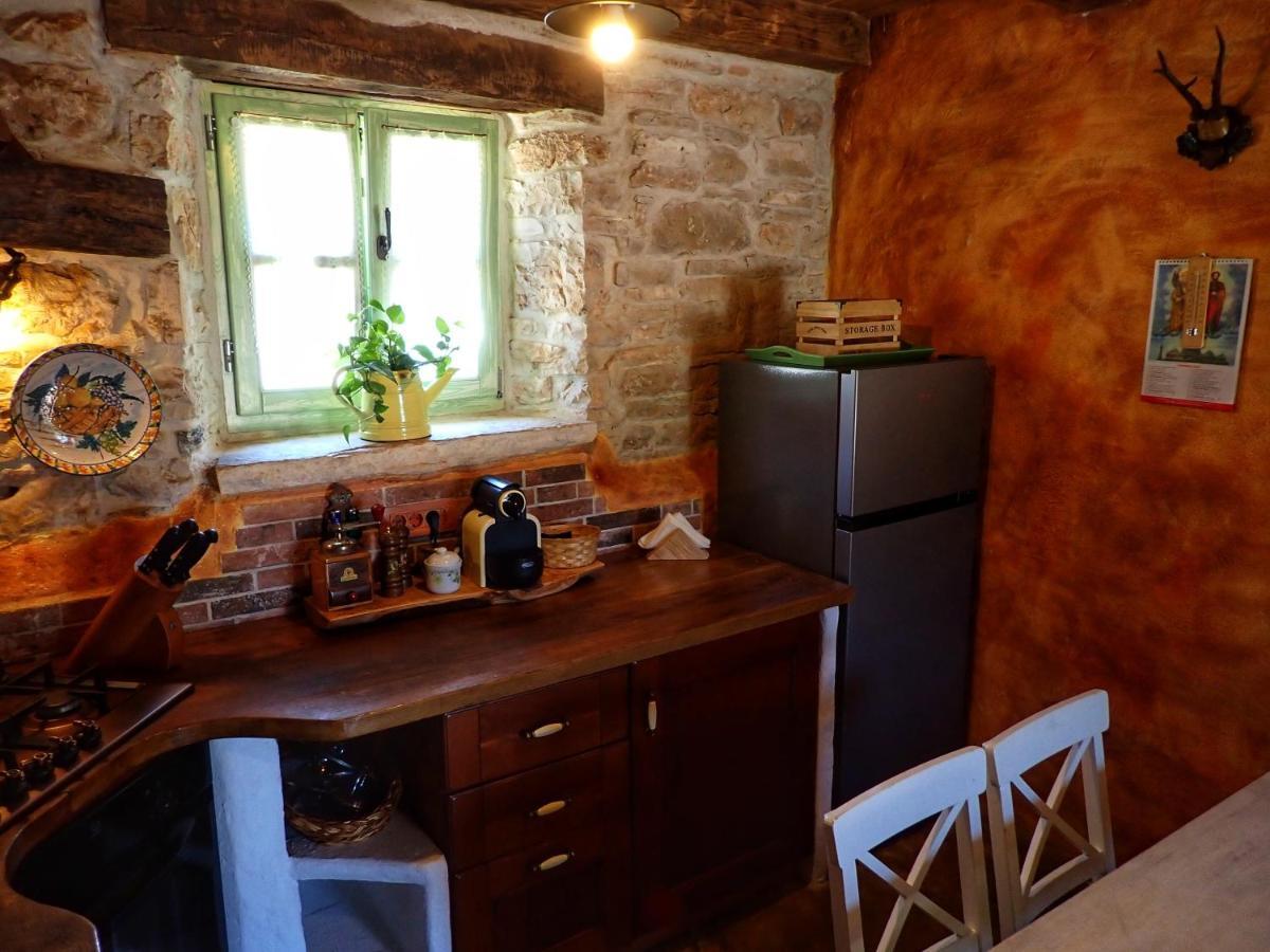 Cottage Al Merlo Olivo Buje Bagian luar foto