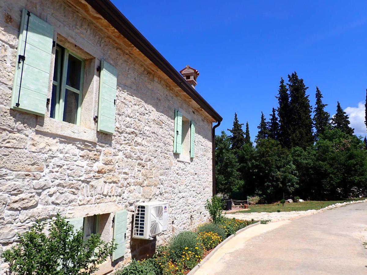 Cottage Al Merlo Olivo Buje Bagian luar foto