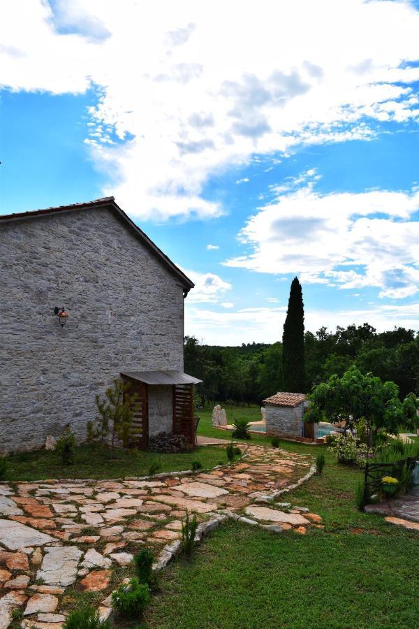 Cottage Al Merlo Olivo Buje Bagian luar foto